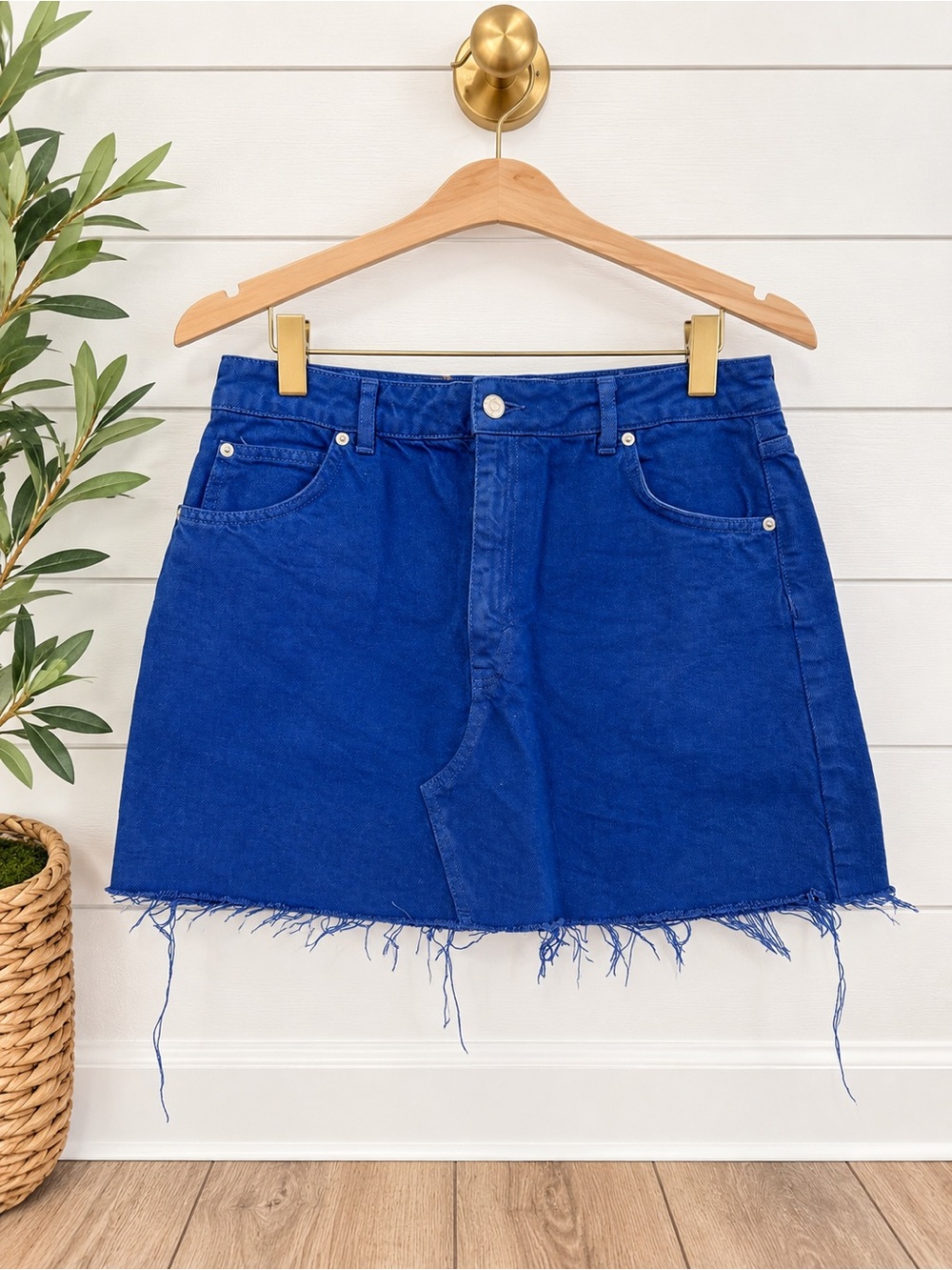 💙 Topshop Blue Denim Mini Skirt Size 10 Raw Frayed Hem
